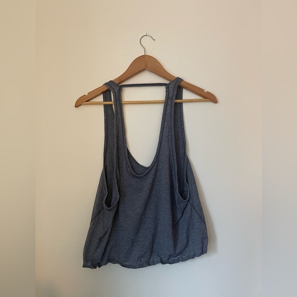 Breezy cropped Lululemon tank - Picture 2 of 2